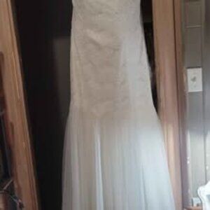 David's Bridal Strapless Wedding Gown